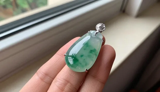 翡翠佩戴选型中的定制化方案实践